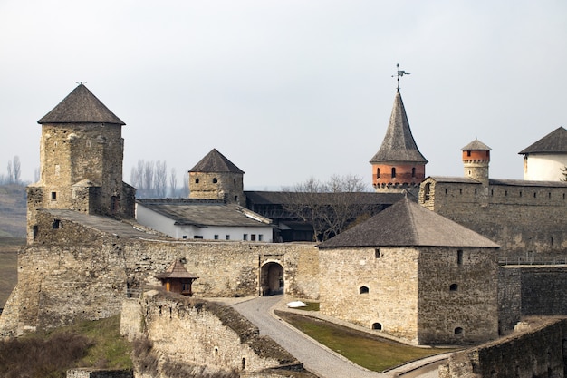 Kamianets Podilskyi Fortaleza Vista De La Muralla De La Fortaleza Con