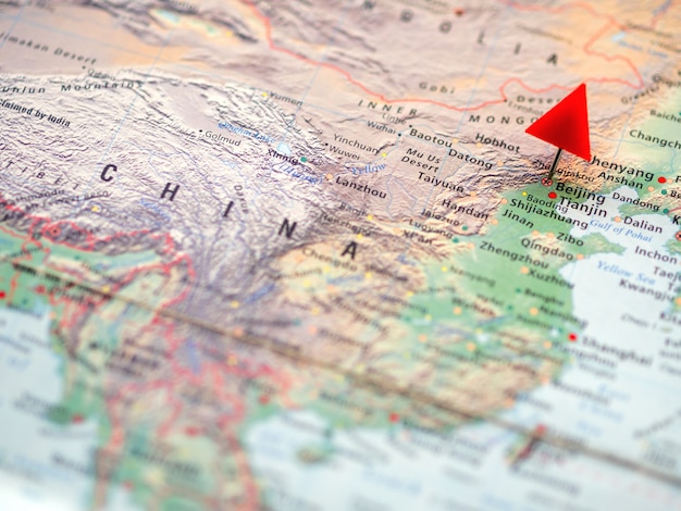Mapa Mundial Con Enfoque En La Republica Popular De China Con La Capital Beijing Puntas De Triangulo Rojo En El Foto Premium