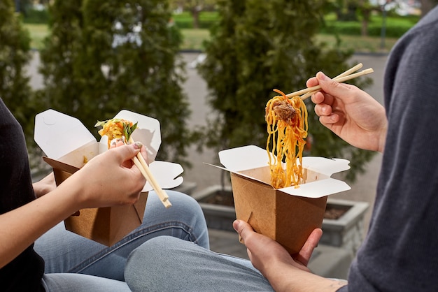 Menú De Almuerzo Saludable Entrega De Platos De Restaurante Contenedor Con Comida Para Llevar 5539