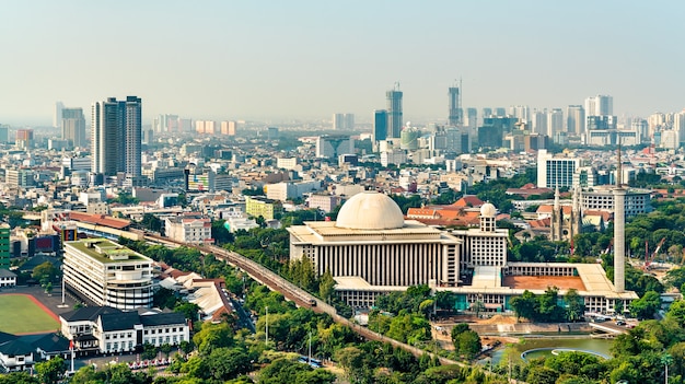 Mezquita istiqlal en yakarta indonesia la mezquita más grande del