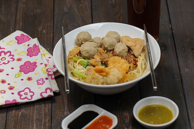 Mie Ayam Bakso Comida Tradicional Indonesia Foto Premium