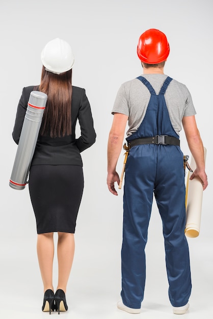 Mujer Ingeniero En Traje De Pie Con Constructor Foto Gratis 6894