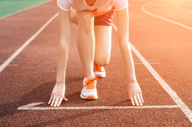 Mujer preparada para correr Foto Gratis