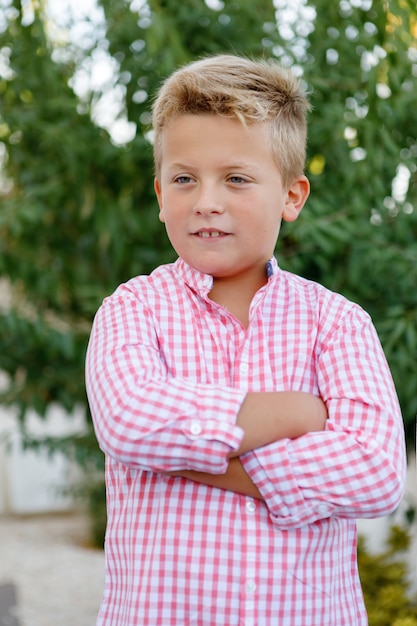 camiseta rosa niño
