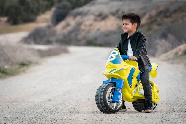 Ninos Vestidos De Motociclistas Motociclistas