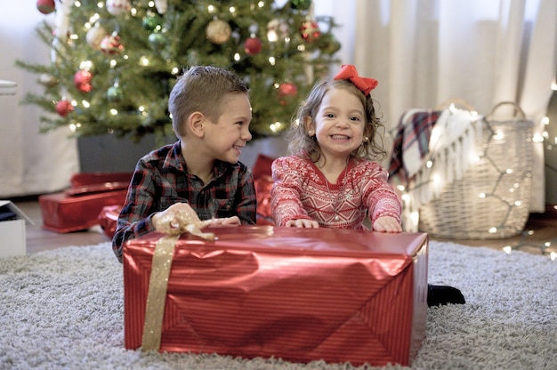 La regla de los 4 regalos para los niños