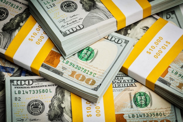 Nuevos billetes de 100 dólares estadounidenses | Foto Premium