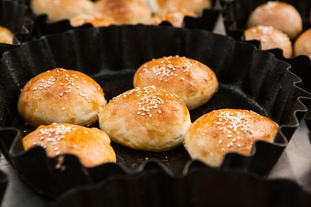 Pan Casero Recién Sacado Del Horno De Leña Foto Premium 