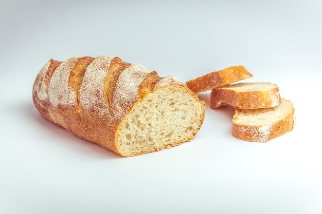Pan cortado en pedazos | Foto Premium