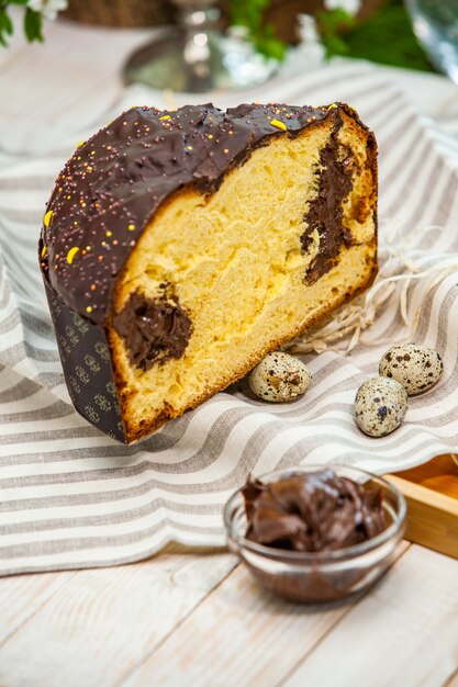 El Panettone Es Un Tipo De Pan Dulce Italiano. | Foto Premium