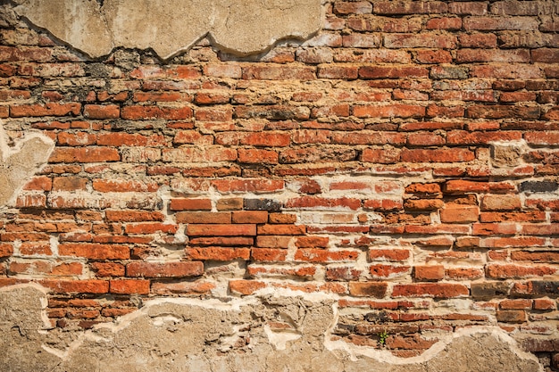 Pared De Ladrillo Viejo Pared Roja Agrietada Foto Premium