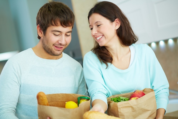 Resultado de imagen para pareja feliz