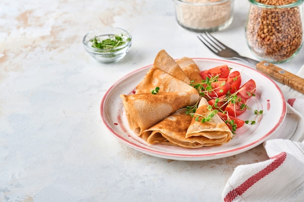 Pila De Panqueques De Crepes De Harina De Trigo Sarraceno Sin Gluten