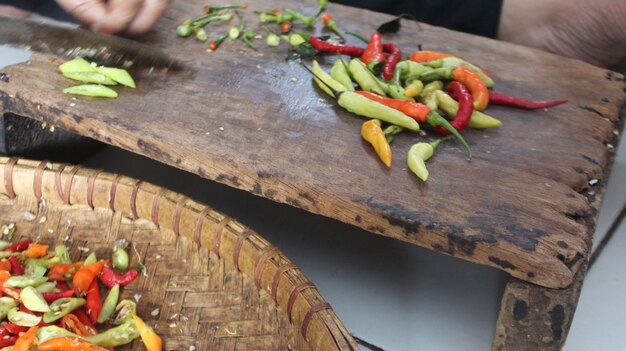 Pimientos Picantes Rojos Maduros Vegetal Premium Aislado Foto Premium