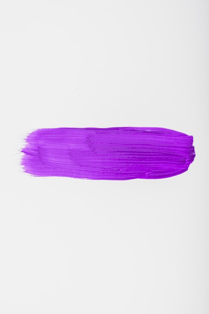 Pinceladas de acuarela púrpura con espacio para su propio texto | Foto