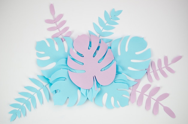 Plantas tropicales al estilo de papel cortado Foto gratis