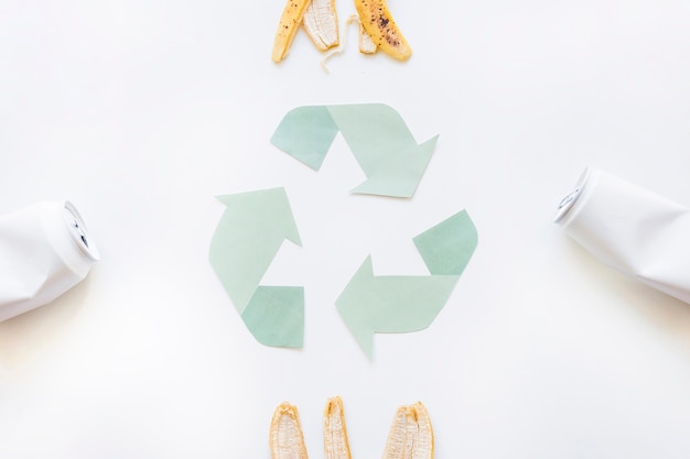 Reciclar Logo Con Basura Foto Gratis