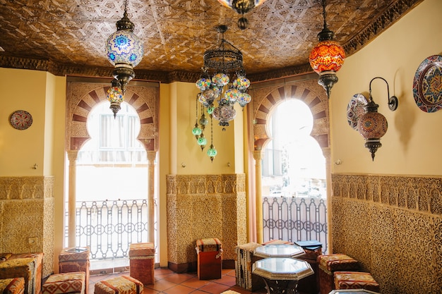 Restaurante arabe  Foto Premium