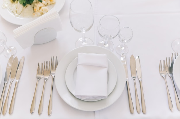 Servicio De Mesa De Bodas Foto Premium