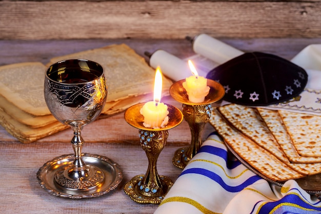 Shabat shalom - ritual tradicional judío pan de jalá, | Foto Premium