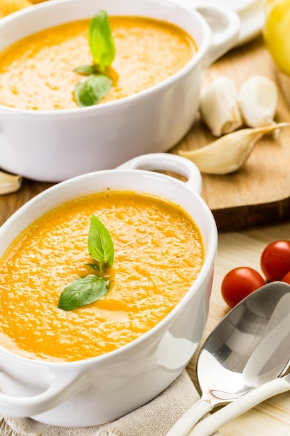 Sopa De Tomate Asado Cocinada Con Tomates Org Nicos De La Herencia Y