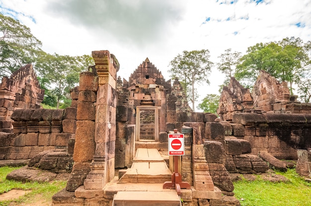 Templo Budista Antiguo Del Khmer En Angkor Wat Camboya Foto Premium