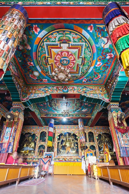 Templo budista interior | Foto Premium