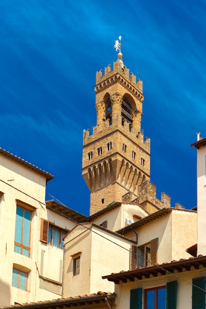 Torre arnolfo del palazzo vecchio en florencia, italia ...