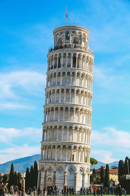 Torre inclinada de pisa en italia | Foto Premium