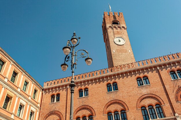 Torre Del Reloj O Torre Civica En Italiano En Treviso En Italia En Un