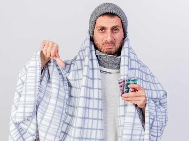 Triste Joven Enfermo Vestido Con Gorro De Invierno Y Bufanda Envuelto