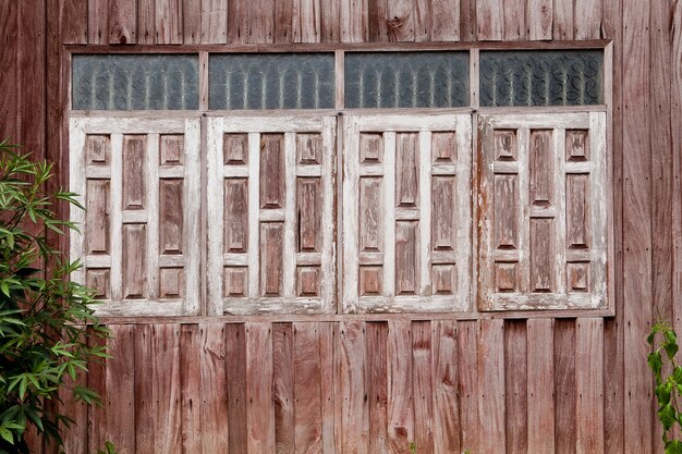 Ventanas de madera vieja para texturas y fondo | Foto Premium