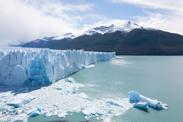 Vista Del Glaciar Perito Moreno Paisaje De La Patagonia Argentina Foto Premium