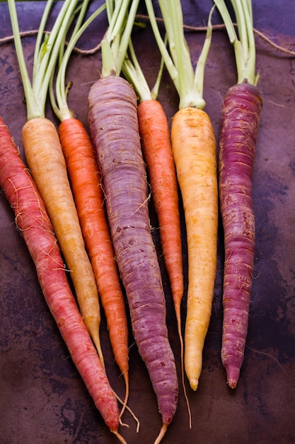 Zanahorias Arco Ris Org Nicas De La Granja Local Foto Premium