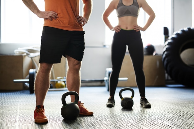 Allenamento fitness con kettlebell Foto Gratuite