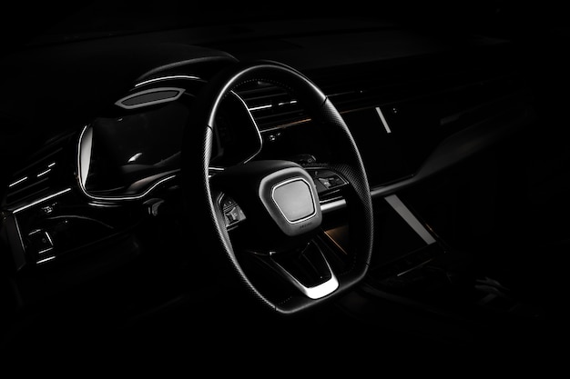 Automobile di suv del primo piano con sport e stile moderno Foto Premium