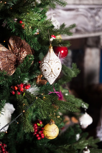 Foto Bellissime Di Alberi Di Natale.Bellissime Decorazioni Per Albero Di Natale Albero Di Natale Palline E Altre Decorazioni Foto Premium