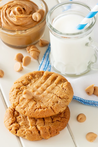 Biscotti fatti in casa deliziosi  del burro di arachidi con 