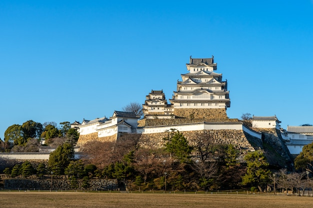 Castello di himeji, uno dei più antichi castelli del giappone Foto Premium