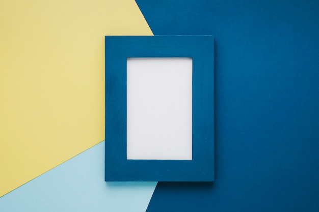 Cornice minimalista blu con spazio vuoto Foto Gratuite