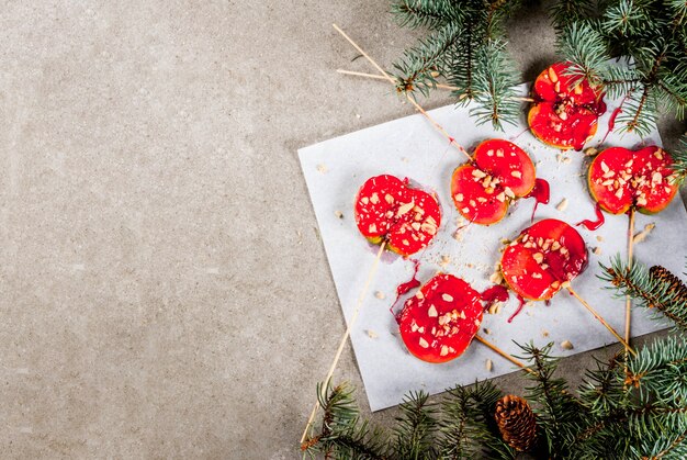 Immagini Invernali Natalizie.Idee Invernali Prelibatezze Natalizie Dolci Per Bambini Fette Di Mela E Cioccolato In Caramello E Noci