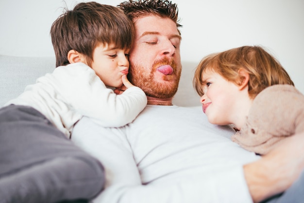 Scaricare Il Bambino Con Il Pigiama A Righe Scaricare Il Bambino Con Il Pigiama A Righe Gratis Uncamgeto