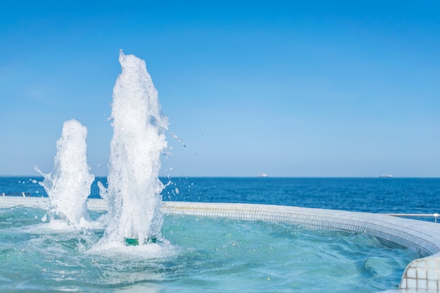 Getti D Acqua Fontane.Foto Premium Il Getto D Acqua Della Fontana Spruzzi E Schiuma Di Acqua