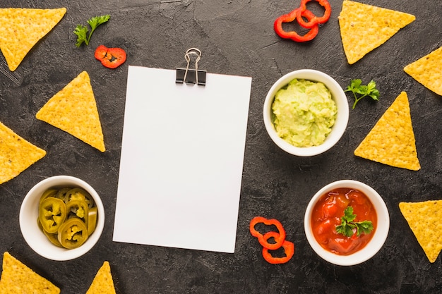 Immergere i chip di nachos Foto Gratuite