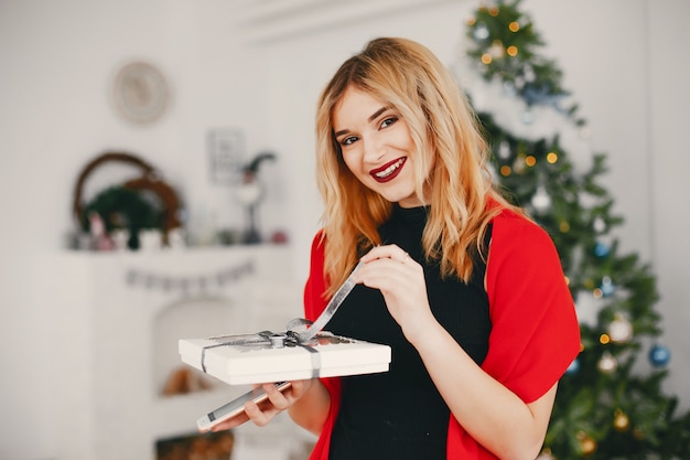 Ragazza di natale di bellezza Foto Gratuite