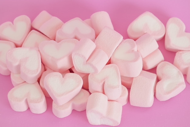 Rosa Sentire Marshmallow Dolci Cuori Di Marshmallow Su Sfondo Rosa Foto Premium