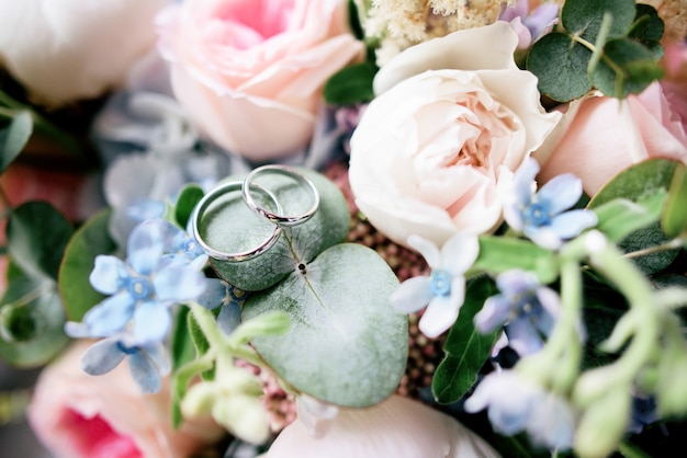 Alian As De Casamento De Mentira Sobre As Flores No Buqu De Casamento