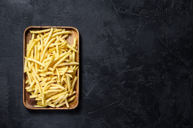 Batatas Fritas Em Uma Tigela De Madeira Batatas Org Nicas Fundo Preto