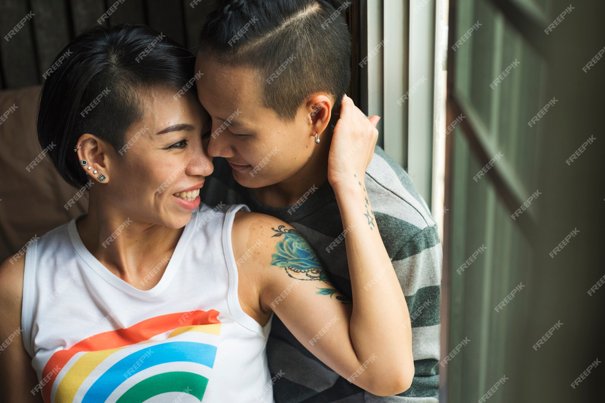 Casal De Lésbicas Asiáticas Lgbt Foto Premium 