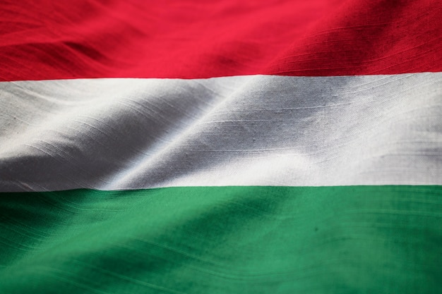 Closeup De Babado Bandeira Hungria Bandeira Hungria Soprando Em Vento Foto Premium